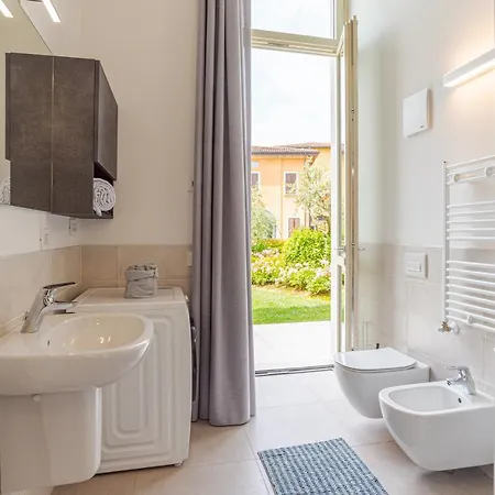 Elegant And Modern Top With Shared Pool *